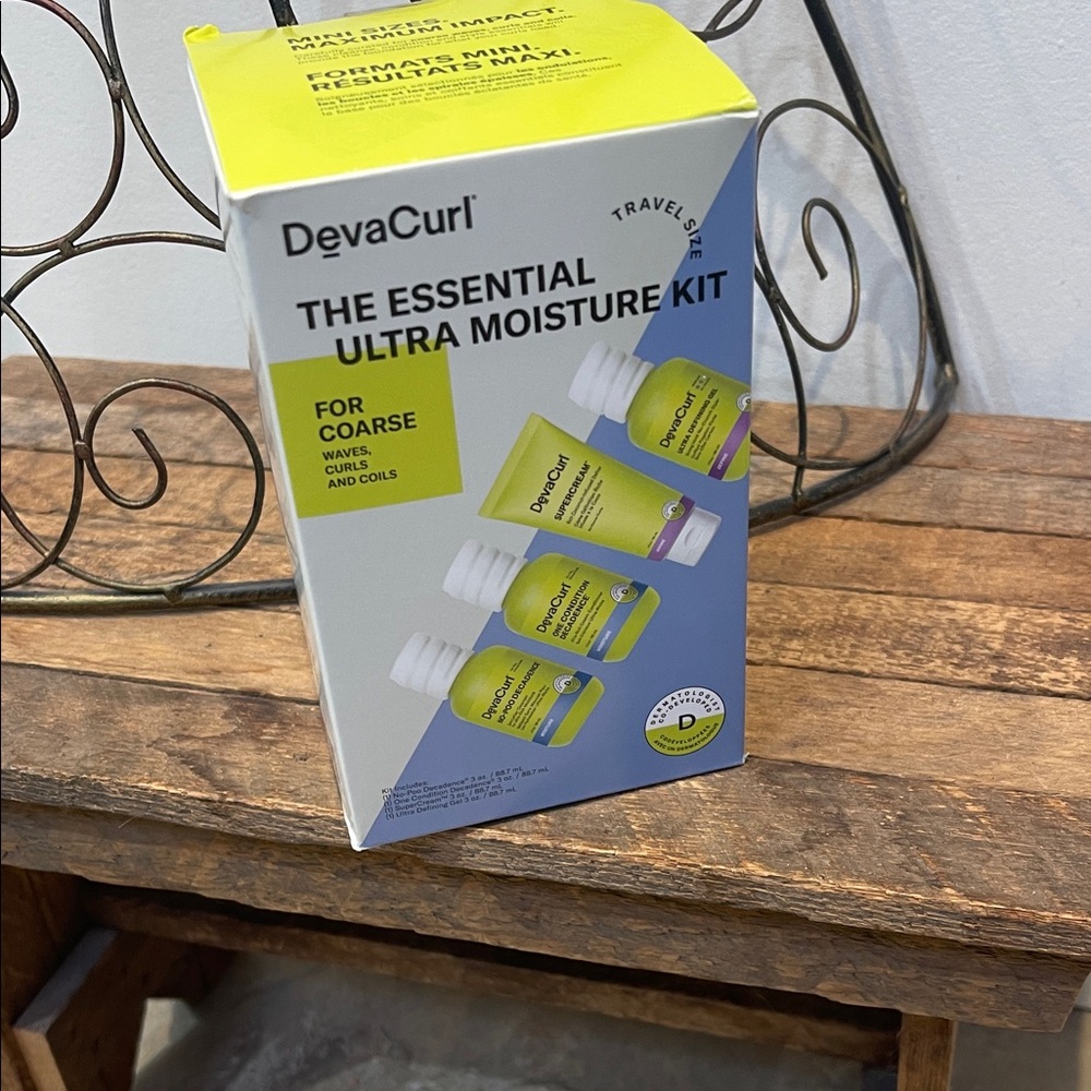 🆕 DevaCurl Essential Starter Kit
